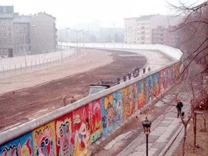 El Muro de Berlin en Bethaniendamm (1986)